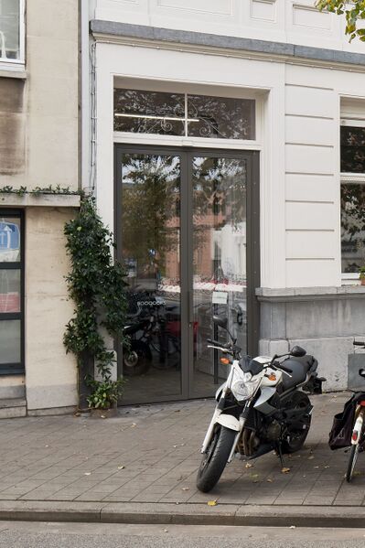 Bestand:Boooooks-exterior-3240x.jpg