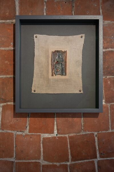 Bestand:08 TheDarknessinMe Installatieview TamaraDePrest.jpg