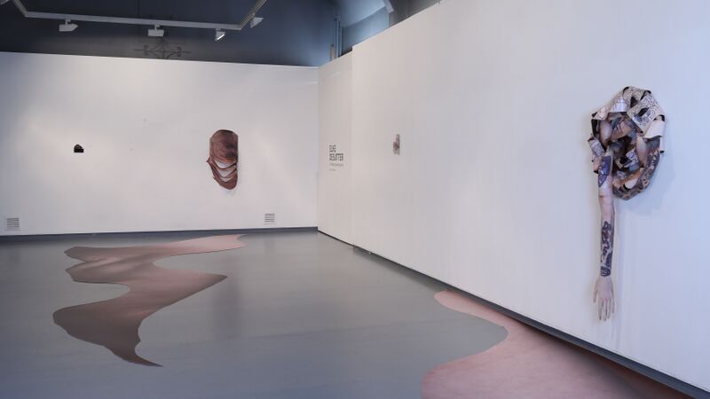 Bestand:Expo view a titillating evening awaits Elke Desutter II.JPG