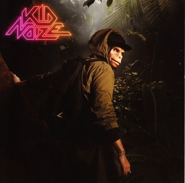 Bestand:KidNoizeThemanwithamonkeyfaceCDalbumscan - 0049000.jpg