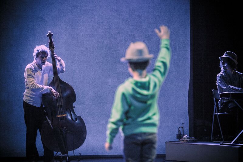 Bestand:Milestones zonzo-compagnie.jpg