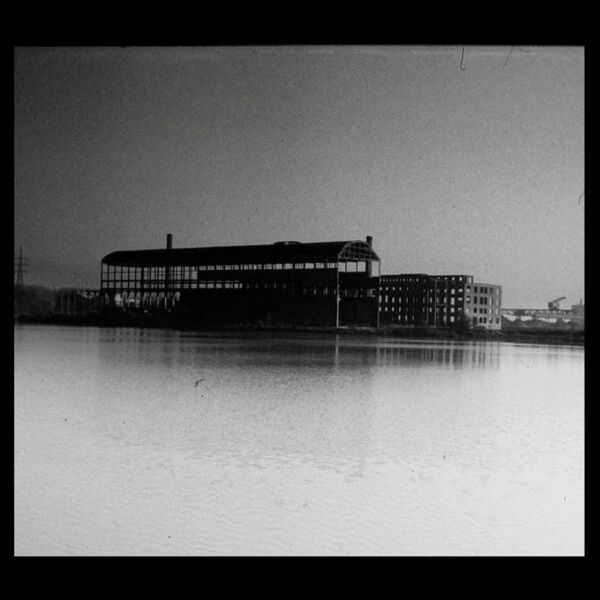 Bestand:SonsofaWantedManBlackDaysBlackDustCDEPscan - 0046858.jpg