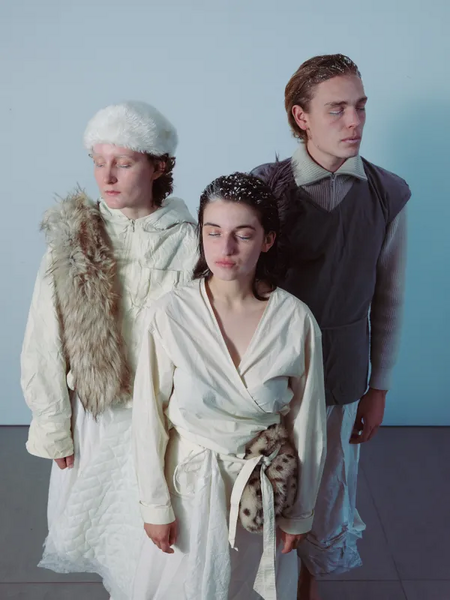 Bestand:We Can't Help Ourselves.jpg